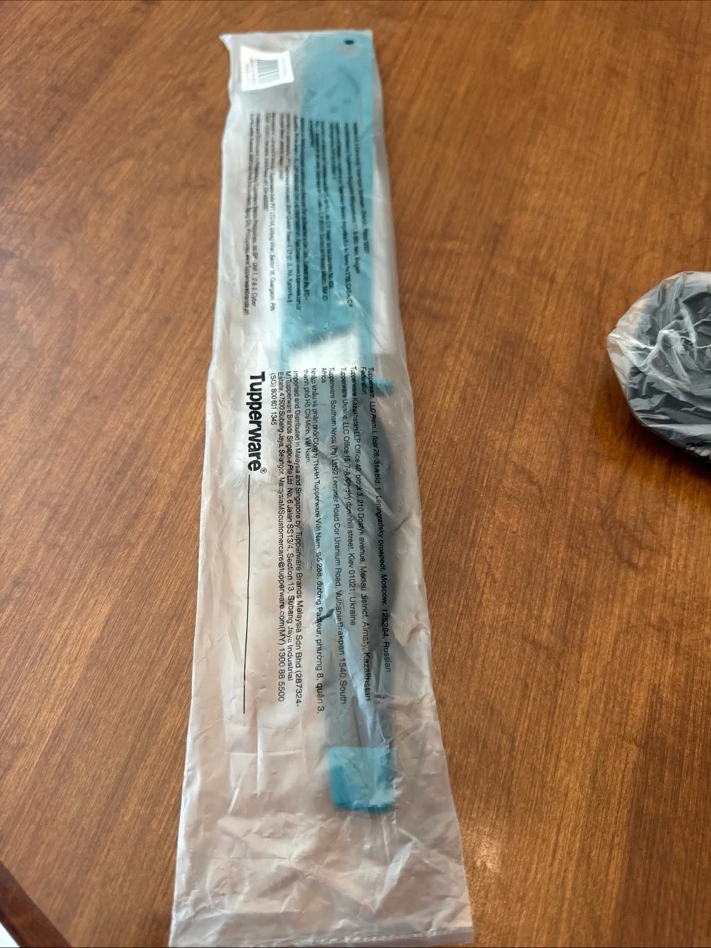 Tupperware Kitchen Bread Knife with Teal Handle and Silver Blade